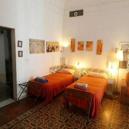 Solsicily Bed & Breakfast คาตาเนีย ภายนอก รูปภาพ